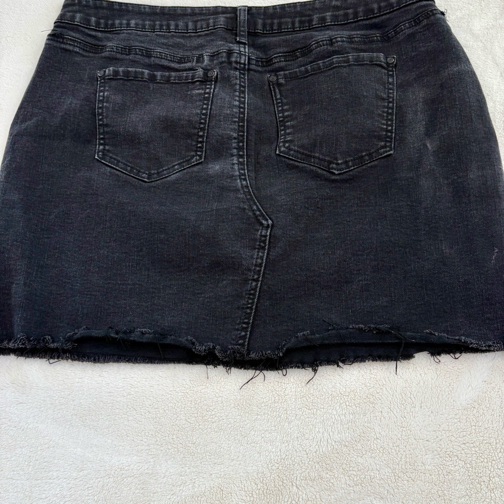 Celebrity Pink Black Mini Jean Denim Skirt Raw Hem Women Junior Sz 13/31 Retro - Picture 7 of 15